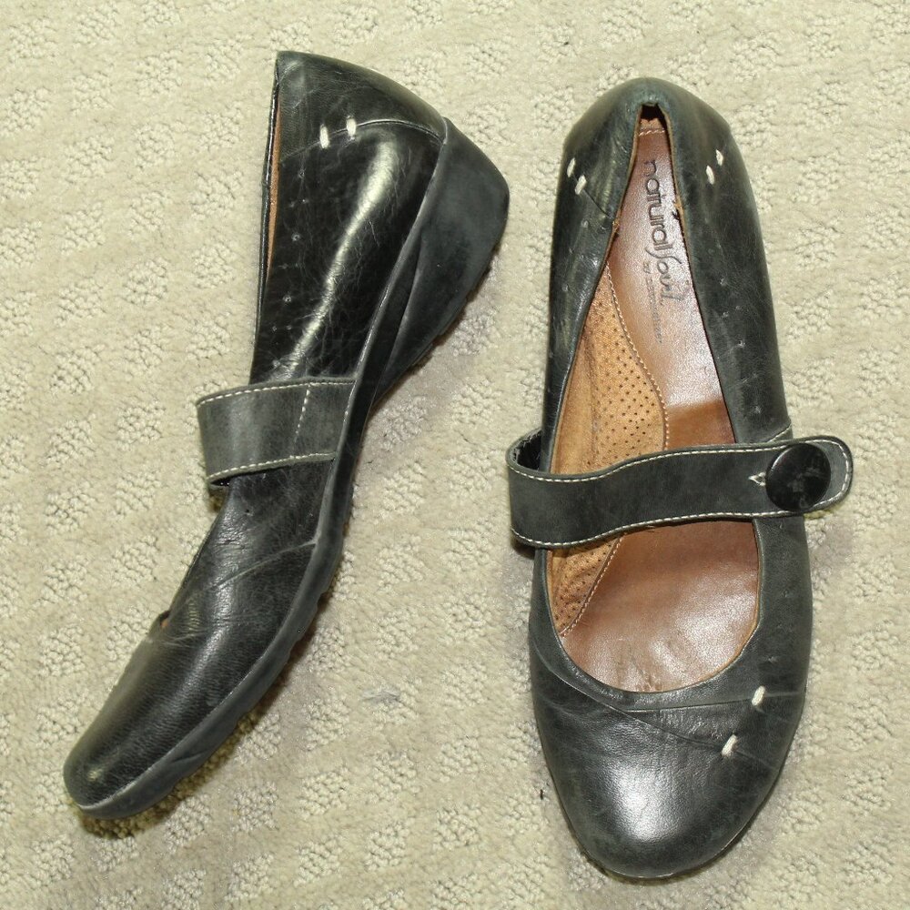 Women’s Natural Soul Mary Jane’s Black Flats Size 8M